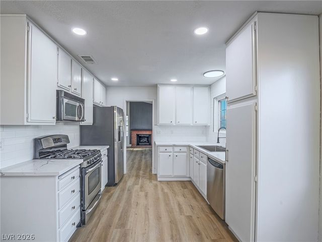 7377 Coffeyville Avenue, Las Vegas, NV 89147