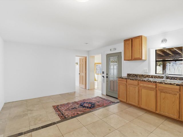 104 Guthrie Lane A & B, Taos, NM 87571