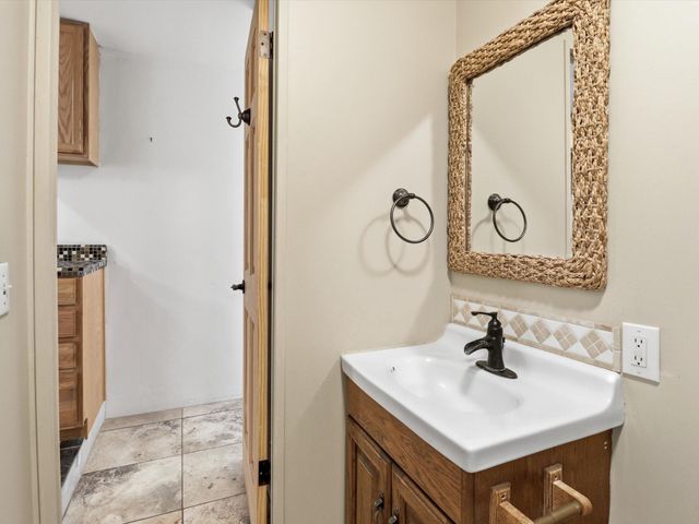 104 Guthrie Lane A & B, Taos, NM 87571