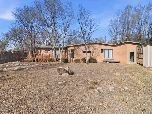 104 Guthrie Lane A & B, Taos, NM 87571