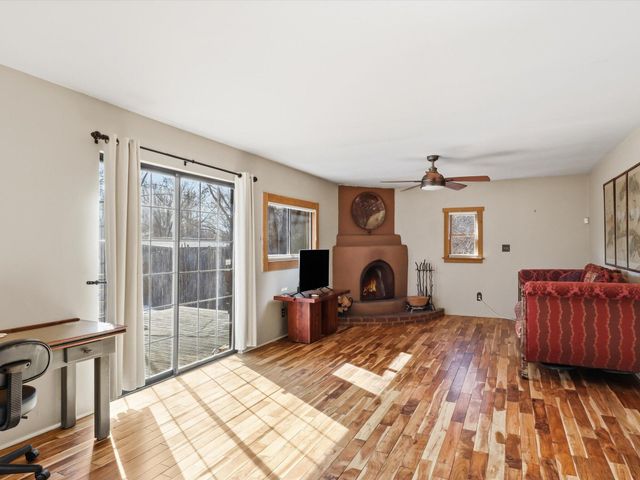 104 Guthrie Lane A & B, Taos, NM 87571