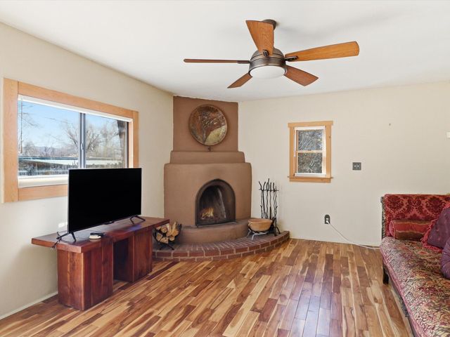 104 Guthrie Lane A & B, Taos, NM 87571