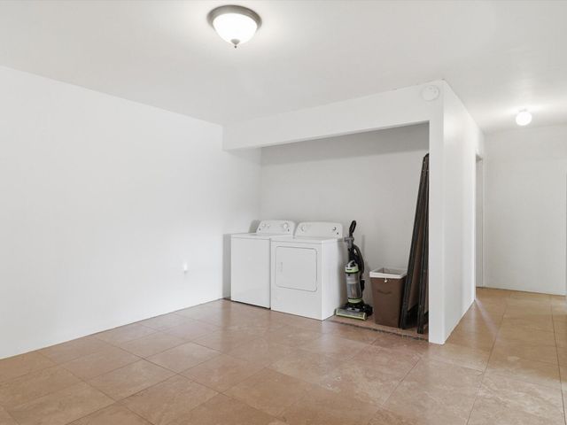 104 Guthrie Lane A & B, Taos, NM 87571