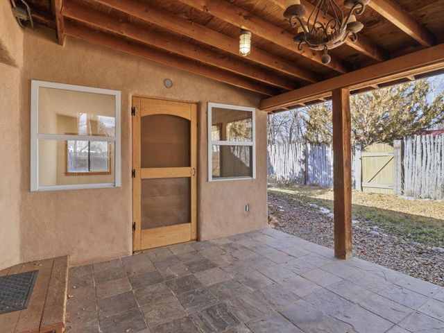 104 Guthrie Lane A & B, Taos, NM 87571