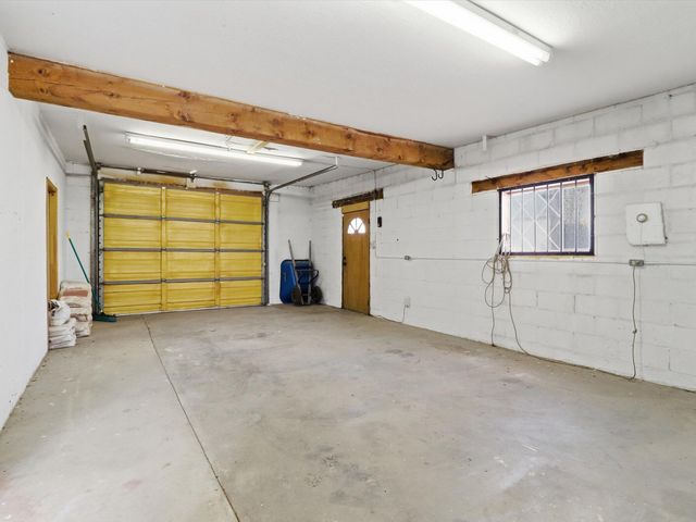 104 Guthrie Lane A & B, Taos, NM 87571