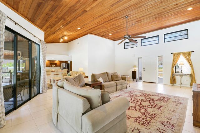 899 NE Juniper Place, Jensen Beach, FL 34957