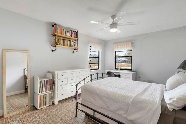 899 NE Juniper Place, Jensen Beach, FL 34957