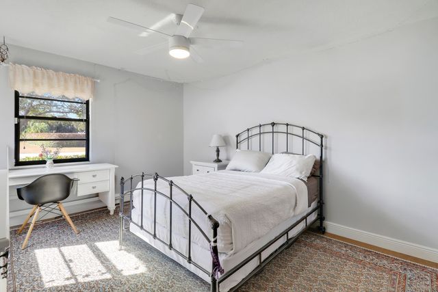 899 NE Juniper Place, Jensen Beach, FL 34957