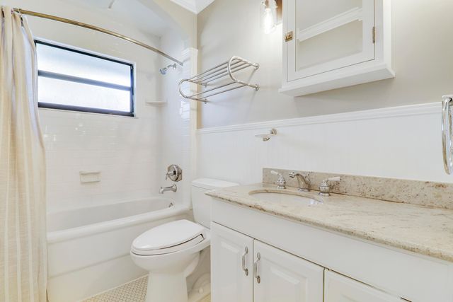 899 NE Juniper Place, Jensen Beach, FL 34957