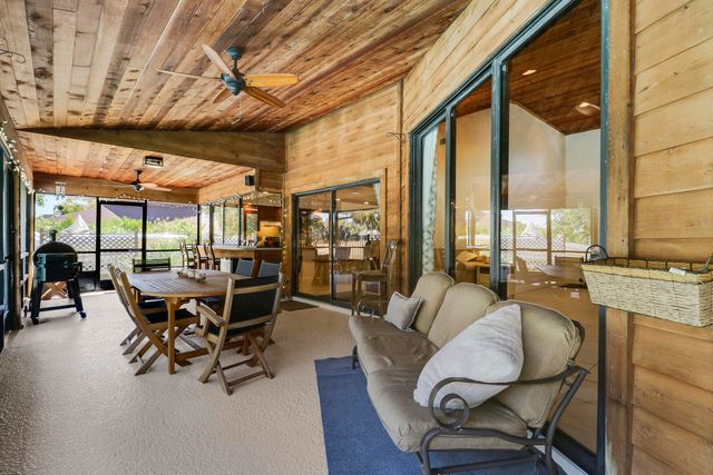 899 NE Juniper Place, Jensen Beach, FL 34957