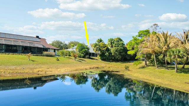 899 NE Juniper Place, Jensen Beach, FL 34957