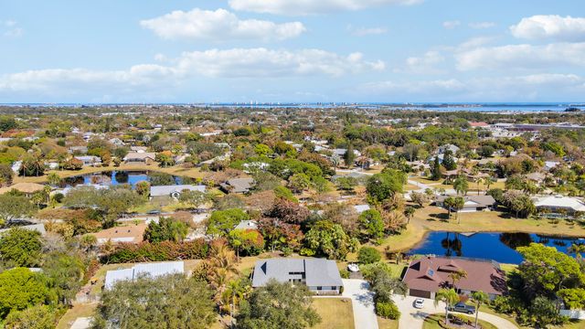 899 NE Juniper Place, Jensen Beach, FL 34957