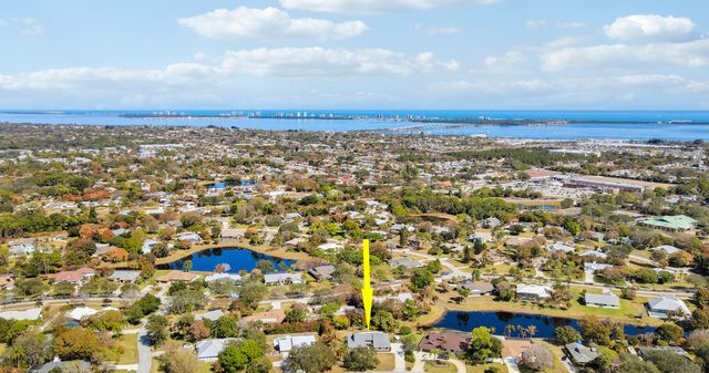 899 NE Juniper Place, Jensen Beach, FL 34957