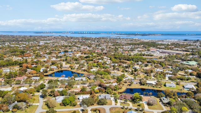 899 NE Juniper Place, Jensen Beach, FL 34957