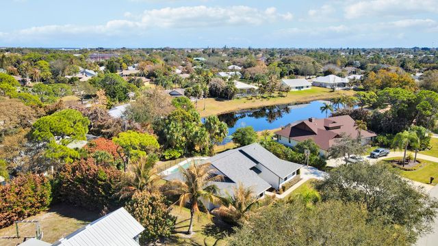 899 NE Juniper Place, Jensen Beach, FL 34957