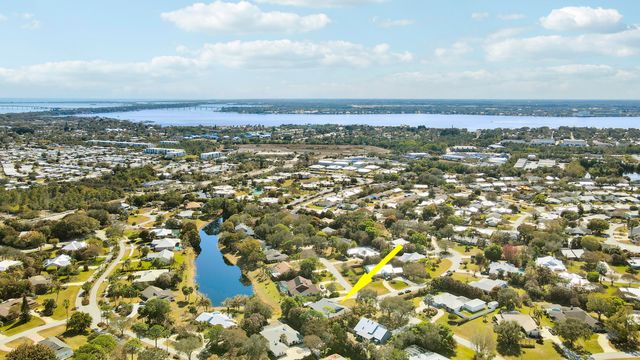 899 NE Juniper Place, Jensen Beach, FL 34957