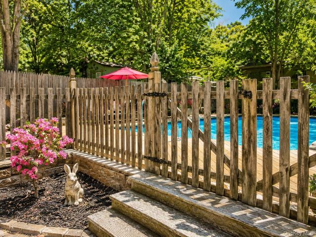 111 Ludvigh Road, Bardonia, NY 10954