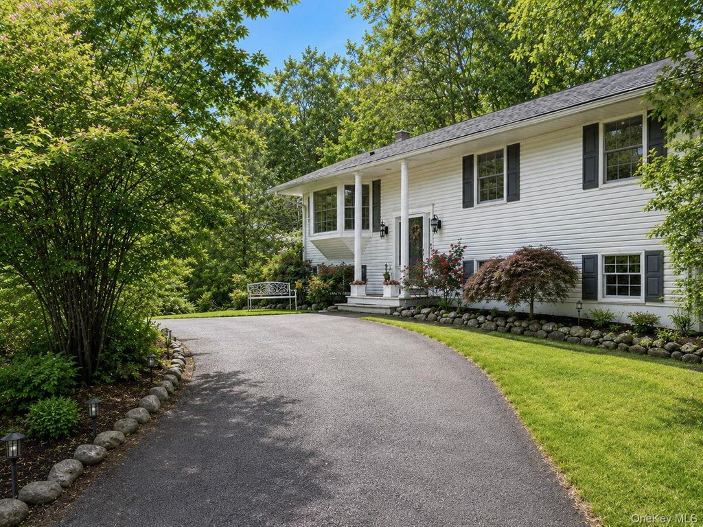 111 Ludvigh Road, Bardonia, NY 10954