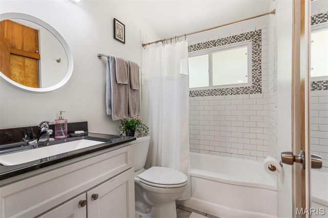 1410 Fournier Drive, St Louis, MO 63126