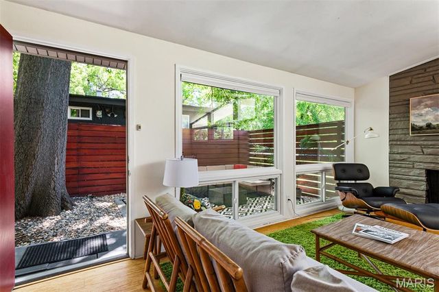 1410 Fournier Drive, St Louis, MO 63126