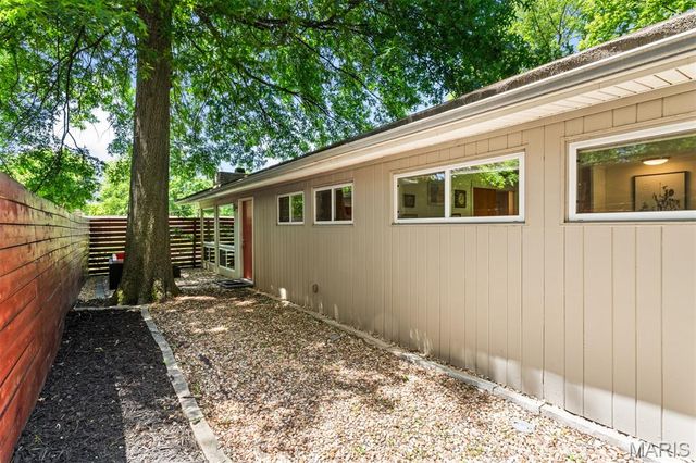 1410 Fournier Drive, St Louis, MO 63126