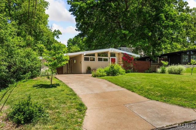 1410 Fournier Drive, St Louis, MO 63126