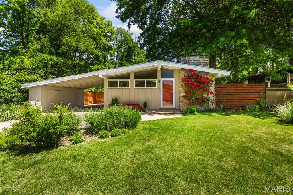 1410 Fournier Drive, St Louis, MO 63126