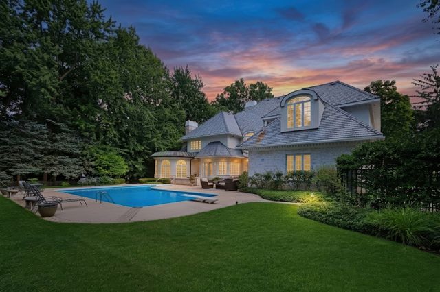 1220 Lake Street, Libertyville, IL 60048