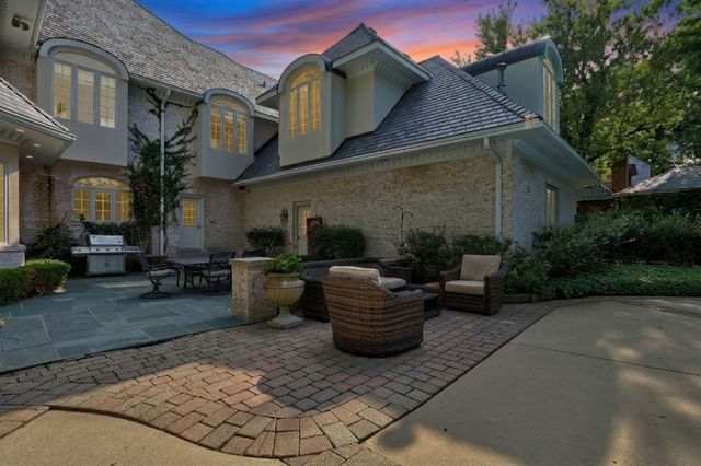 1220 Lake Street, Libertyville, IL 60048