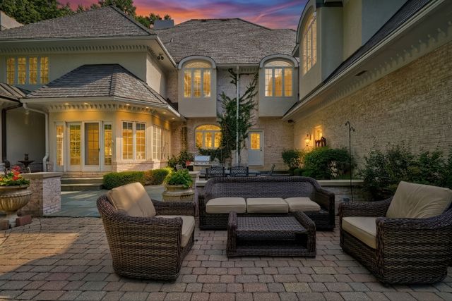 1220 Lake Street, Libertyville, IL 60048