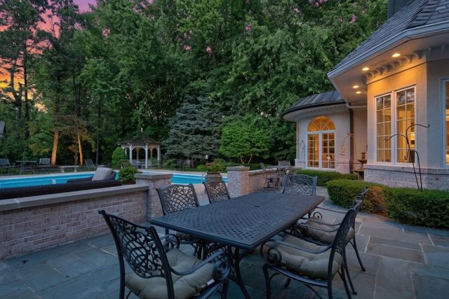 1220 Lake Street, Libertyville, IL 60048