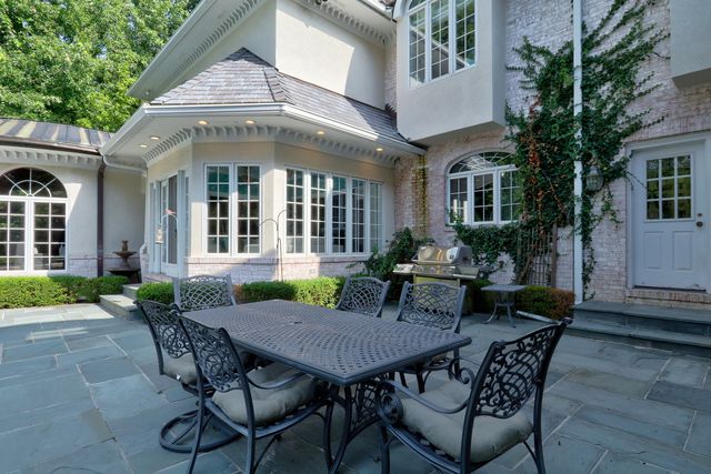 1220 Lake Street, Libertyville, IL 60048