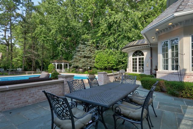 1220 Lake Street, Libertyville, IL 60048