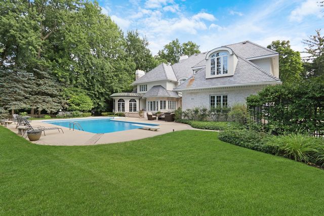 1220 Lake Street, Libertyville, IL 60048
