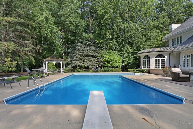 1220 Lake Street, Libertyville, IL 60048