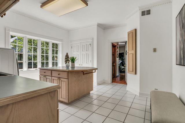 1220 Lake Street, Libertyville, IL 60048