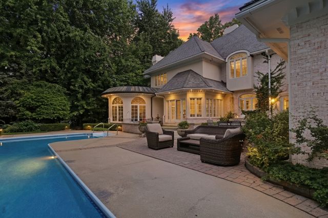 1220 Lake Street, Libertyville, IL 60048