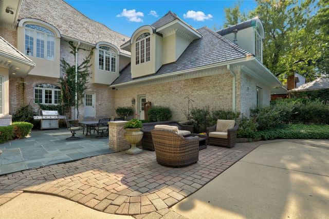 1220 Lake Street, Libertyville, IL 60048