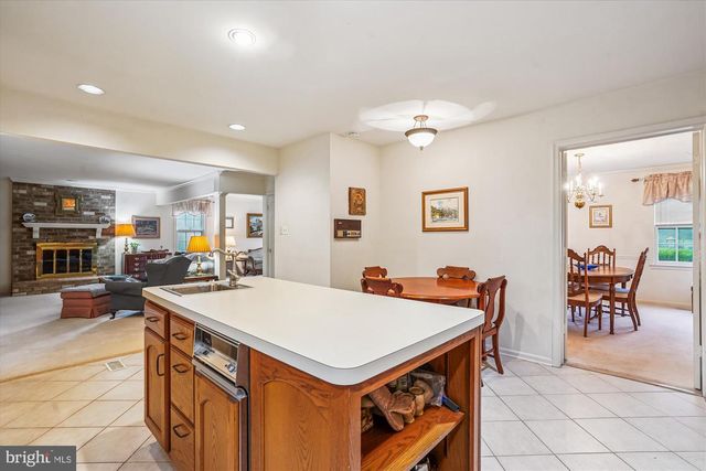 6609 DEGEN DR, Burke, VA 22015