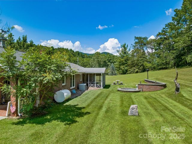 21 Parker Cove Road, Weaverville, NC 28787
