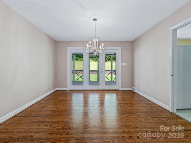 21 Parker Cove Road, Weaverville, NC 28787