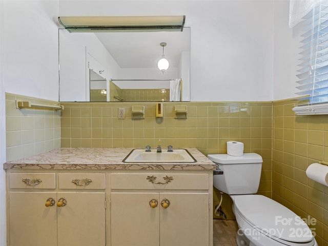 21 Parker Cove Road, Weaverville, NC 28787