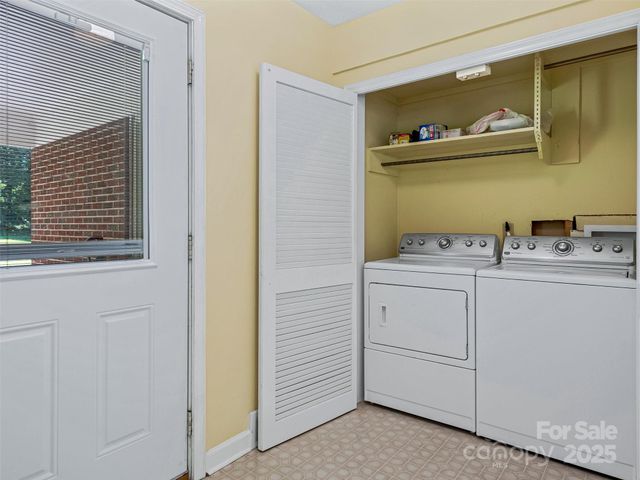 21 Parker Cove Road, Weaverville, NC 28787