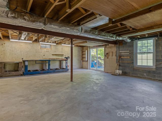 21 Parker Cove Road, Weaverville, NC 28787