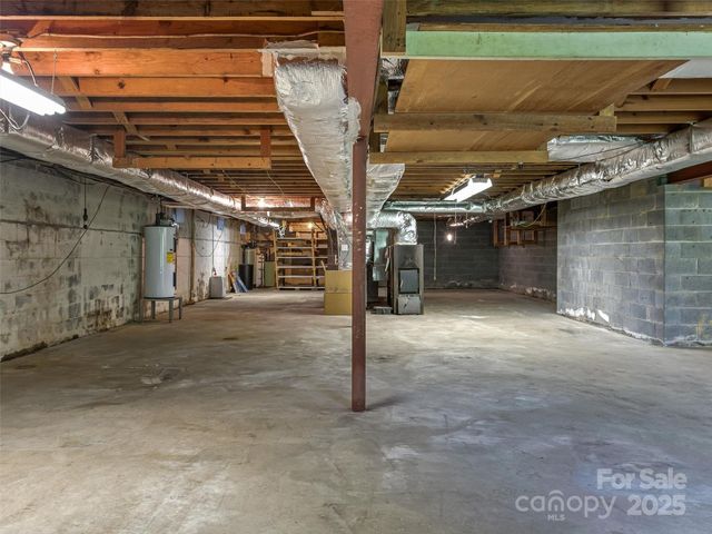 21 Parker Cove Road, Weaverville, NC 28787