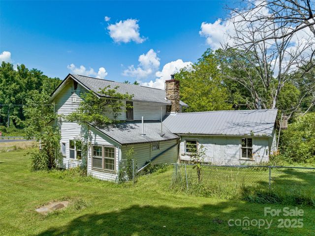 21 Parker Cove Road, Weaverville, NC 28787