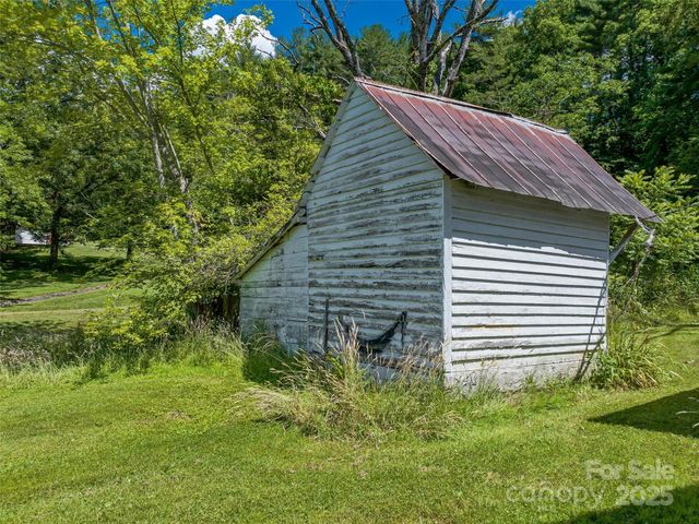 21 Parker Cove Road, Weaverville, NC 28787