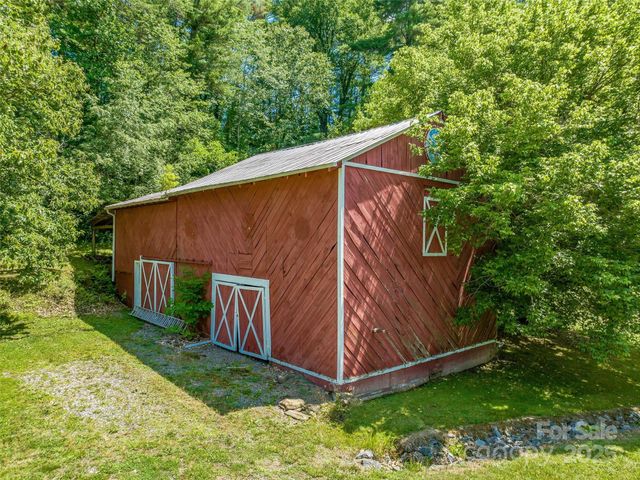 21 Parker Cove Road, Weaverville, NC 28787