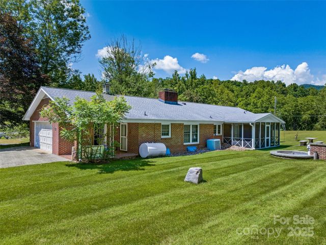 21 Parker Cove Road, Weaverville, NC 28787