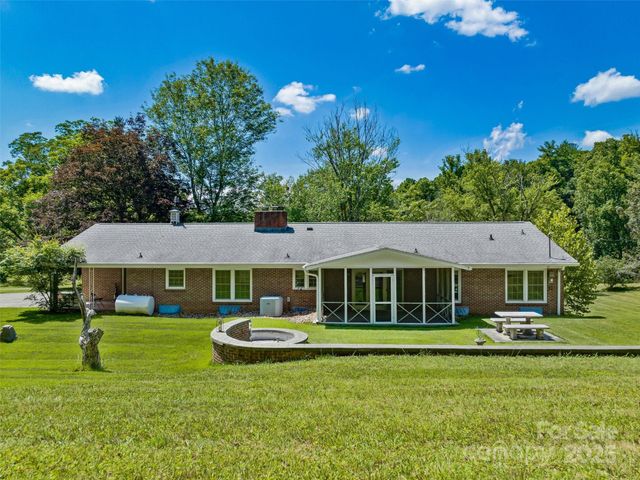 21 Parker Cove Road, Weaverville, NC 28787